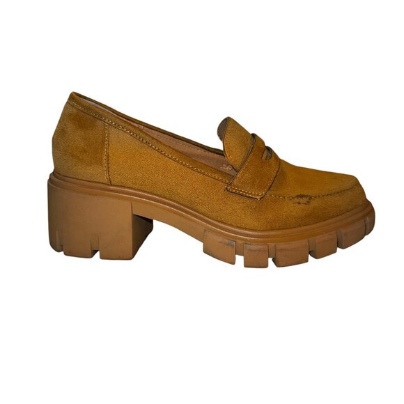 Adam Tucker Shoes - Adam Tucker Lug Sole Sueded Camel Loafer Size 7.5